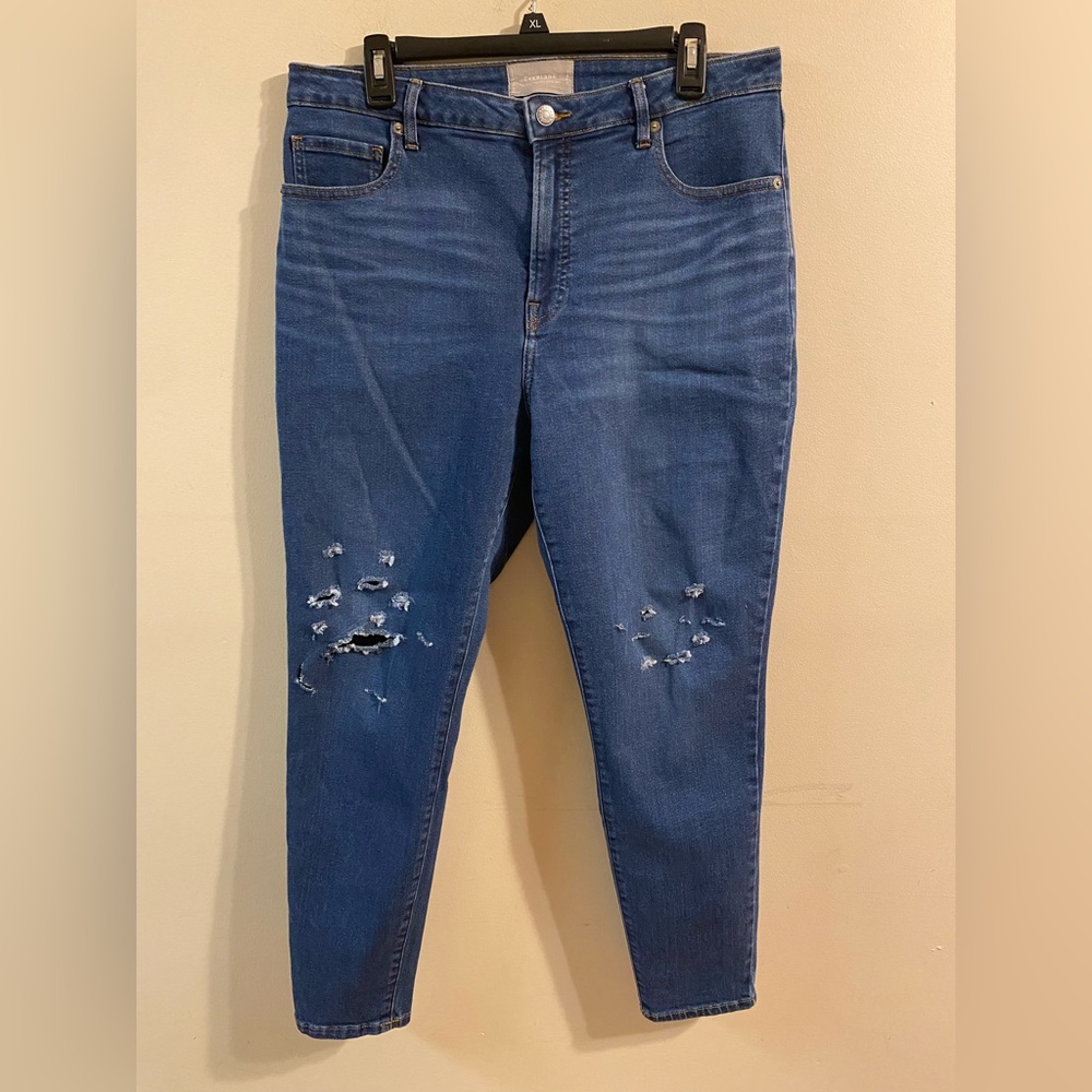Everlane Curvy High Rise Skinny Jean Lightly Distressed Medium Wash 33 Waist‎
